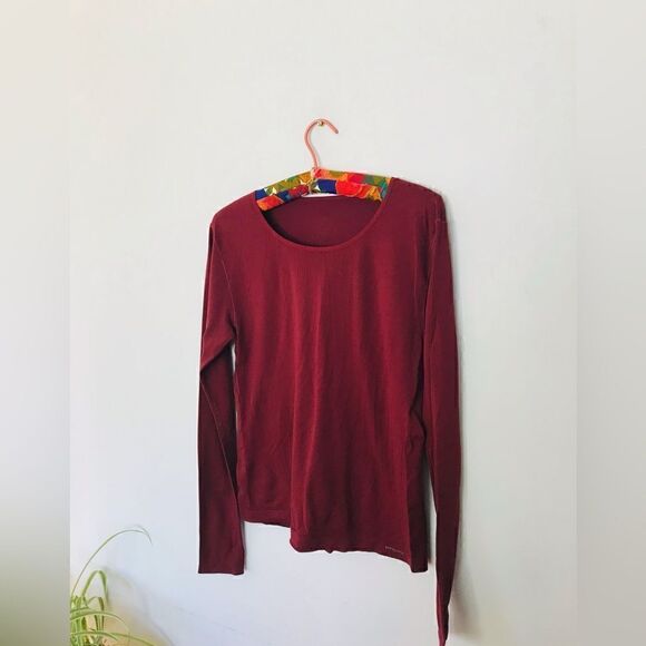 Patagonia | deep merlot red warm weather layer top - Picture 4 of 6